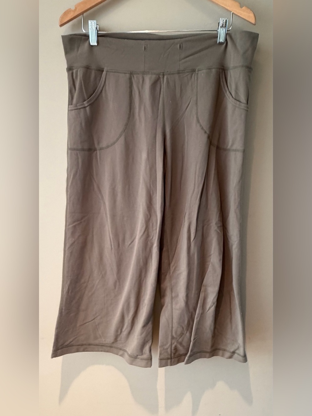 lululemon Vintage Still Cropped Wide-Leg Taupe 12